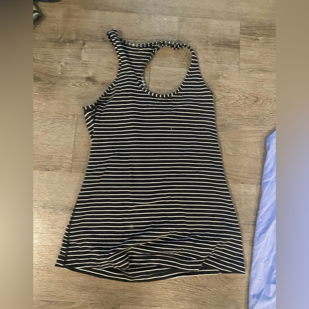 Lululemon Tank Tops - Picture 2 of 3